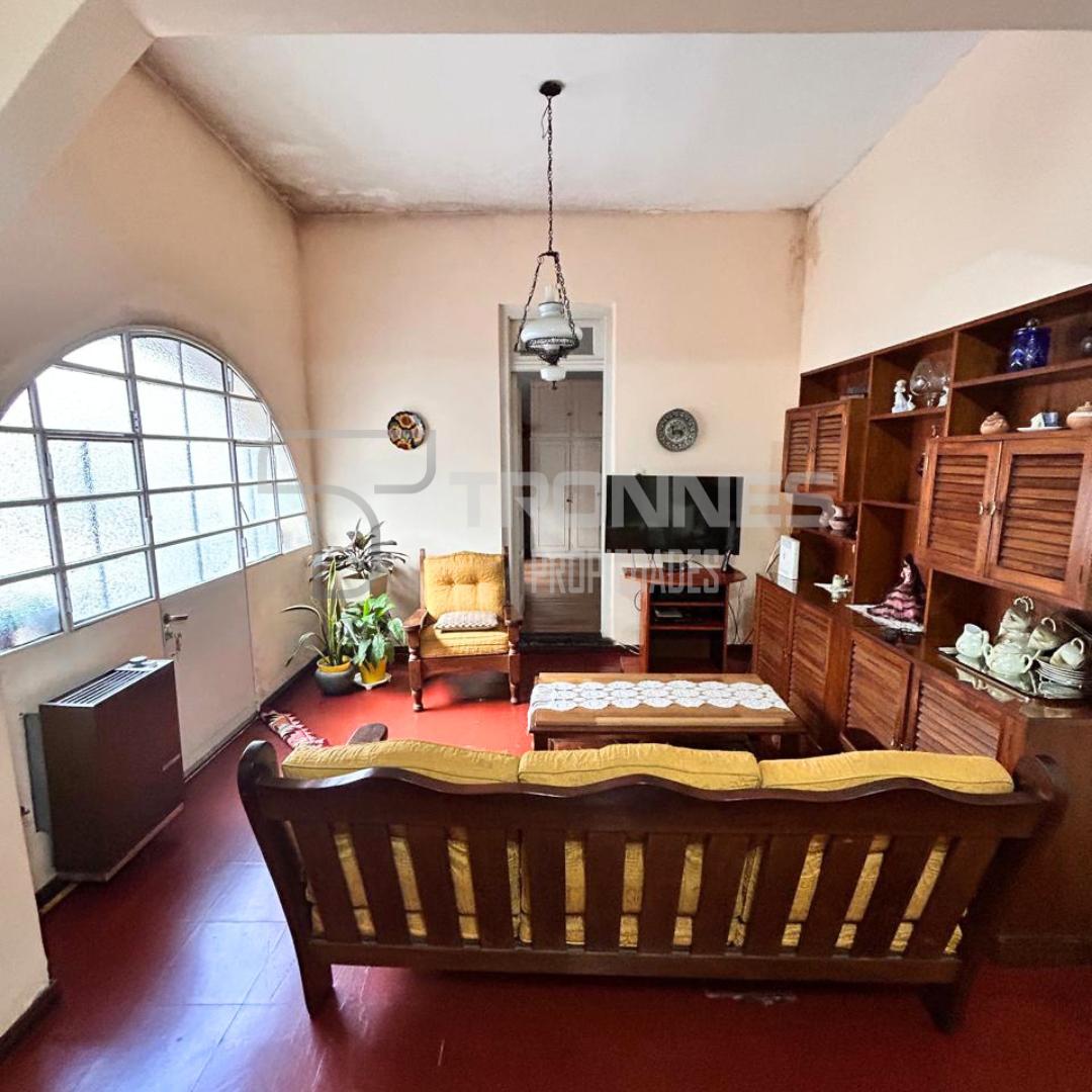 Foto de Venta Casa 4 Ambientes con Garaje + Depto 2 Ambientes fondo, imagen 3
