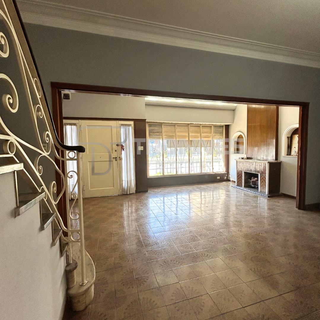 Foto de VENTA Casa 4 Ambientes en Dos Plantas - Cochera Cubierta – Terraza y, imagen 2