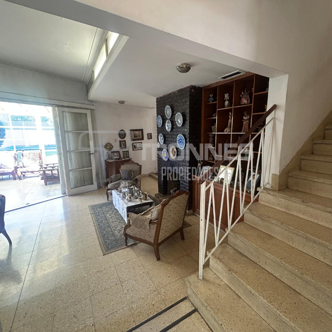 Foto de Venta Casa 6 Ambientes en 2 Plantas, Sobre A. Alsina - Jardin, Pileta y, imagen 3