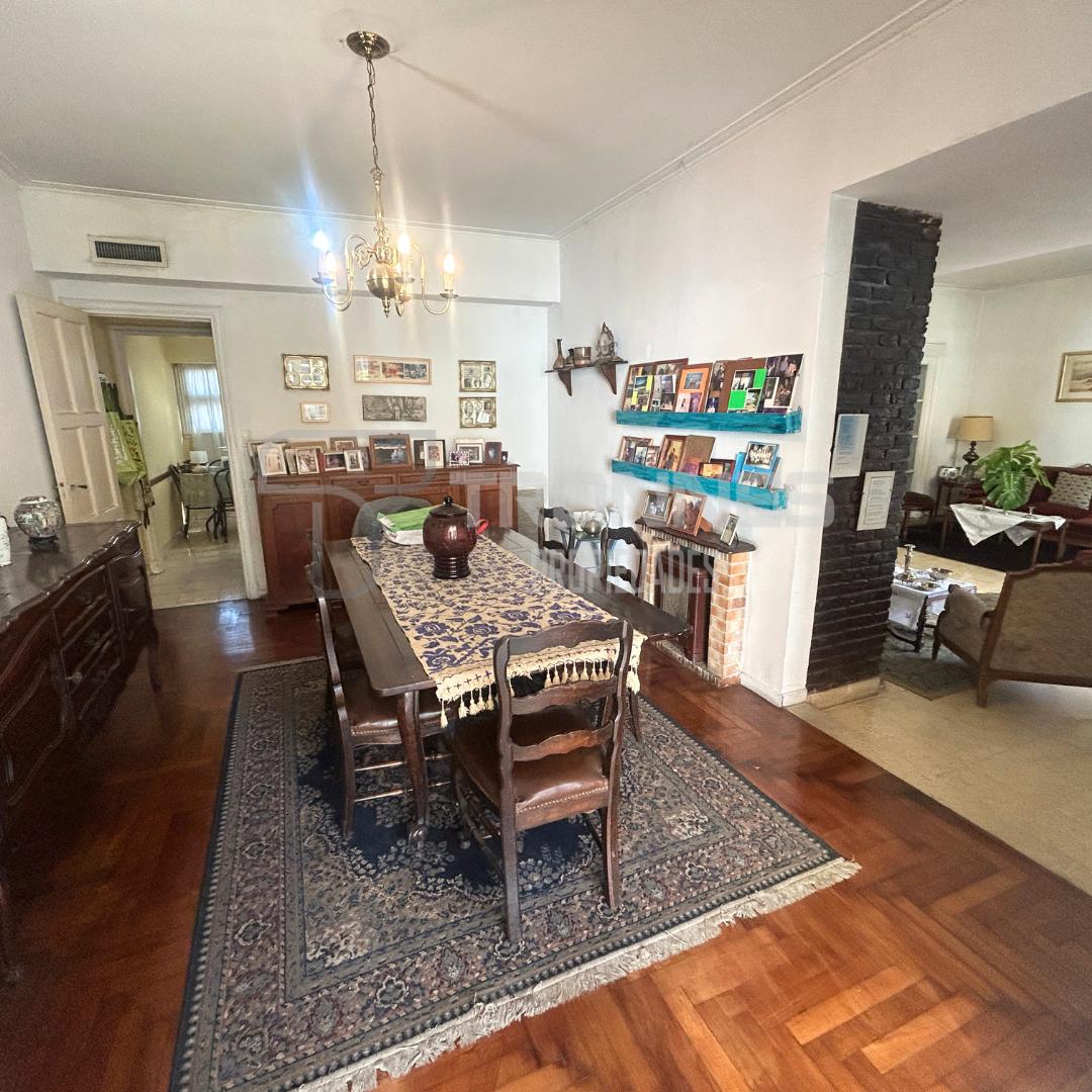 Foto de Venta Casa 6 Ambientes en 2 Plantas, Sobre A. Alsina - Jardin, Pileta y, imagen 4