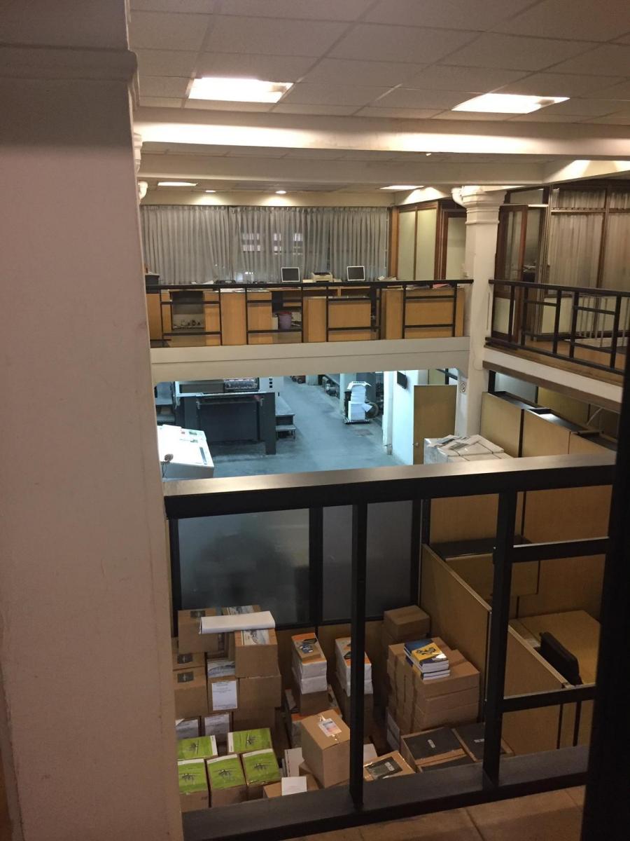 990 m² Deposito con Montacargas 5