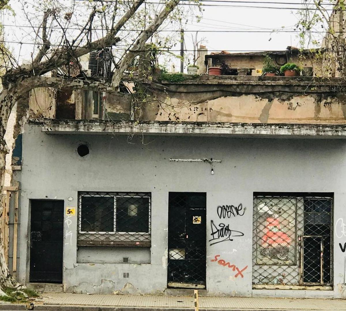 Local con Deposito Av Juan B Justo 3