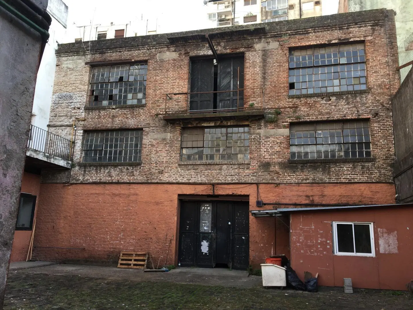 GALPON - DEPOSITO 1700 M2 VENEZUELA 2587 2