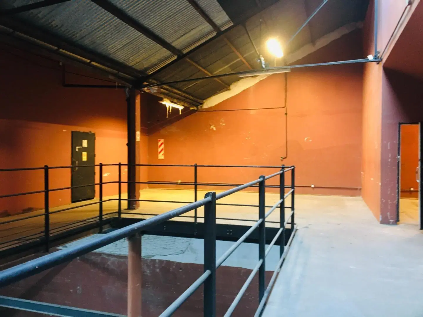 GALPON - DEPOSITO 1700 M2 VENEZUELA 2587 5