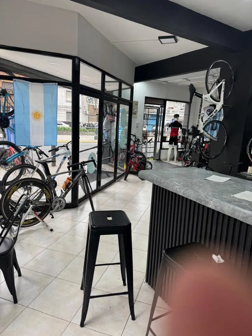 GALPON 310 M2 AV JUAN B JUSTO 4350 2