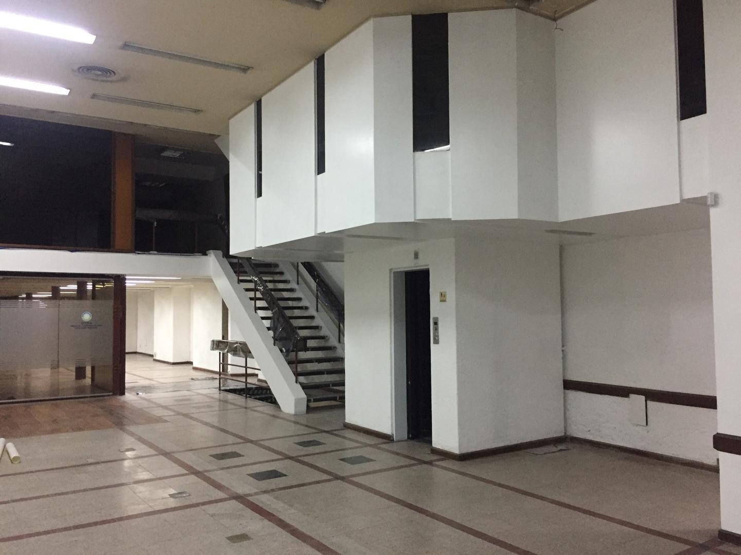 Foto de 821 m2 LOCAL COMERCIAL- RECONQUISTA 557, imagen 3