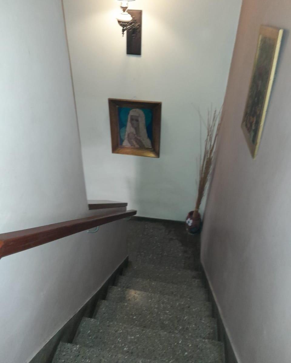Casa de 4 Dorm., con Escritorio y Piscina 2