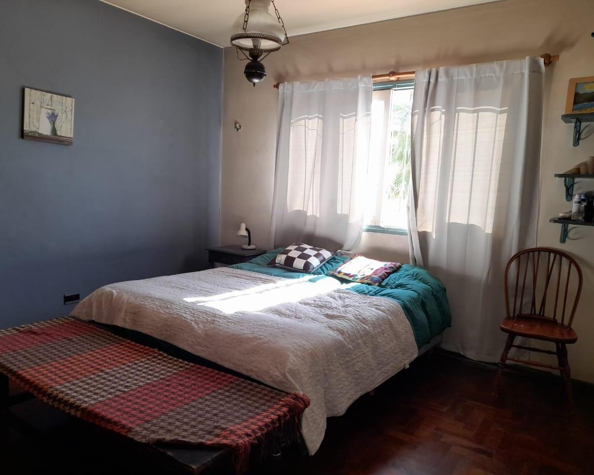 Casa de 4 Dorm., con Escritorio y Piscina 1