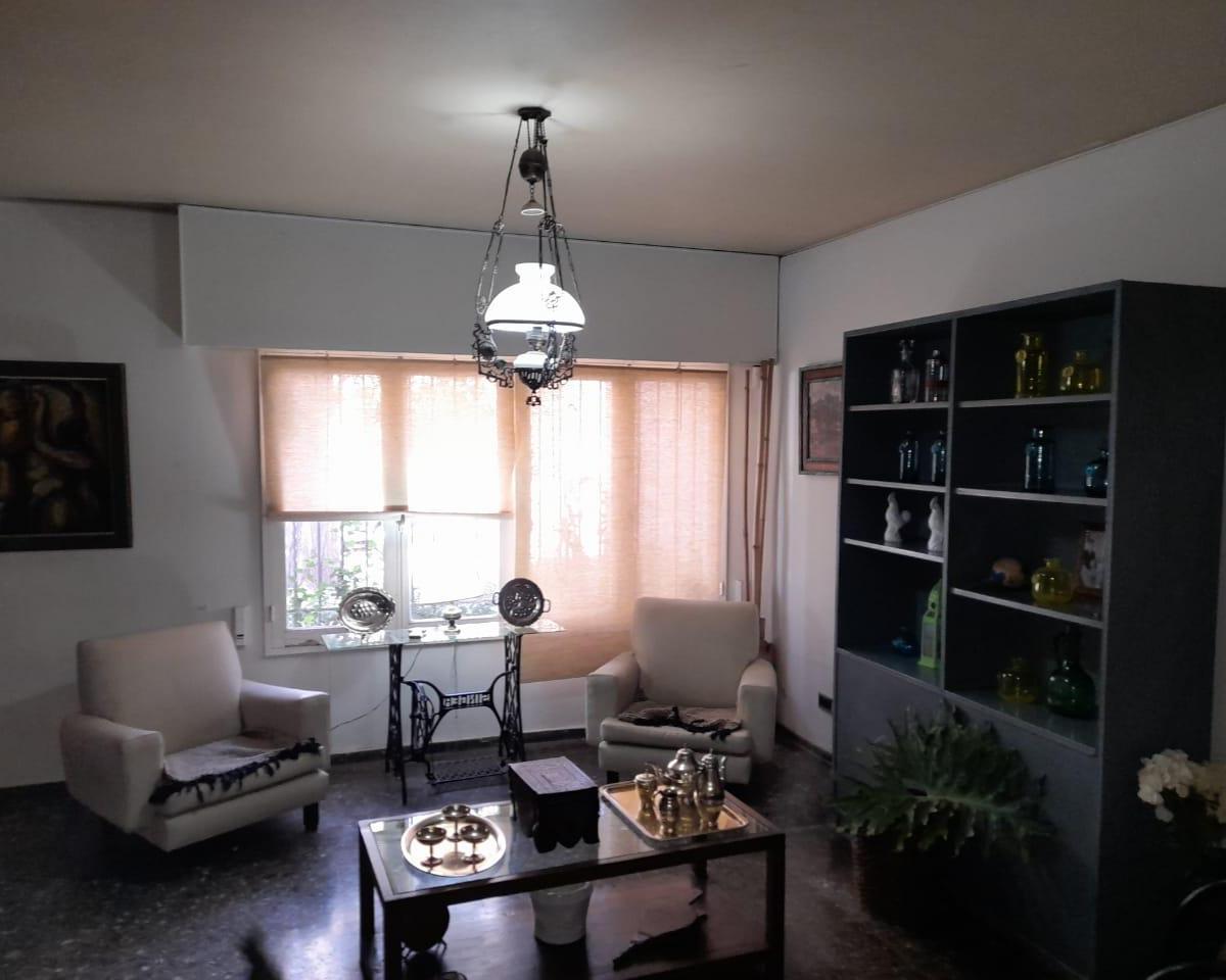 Casa de 4 Dorm., con Escritorio y Piscina 5