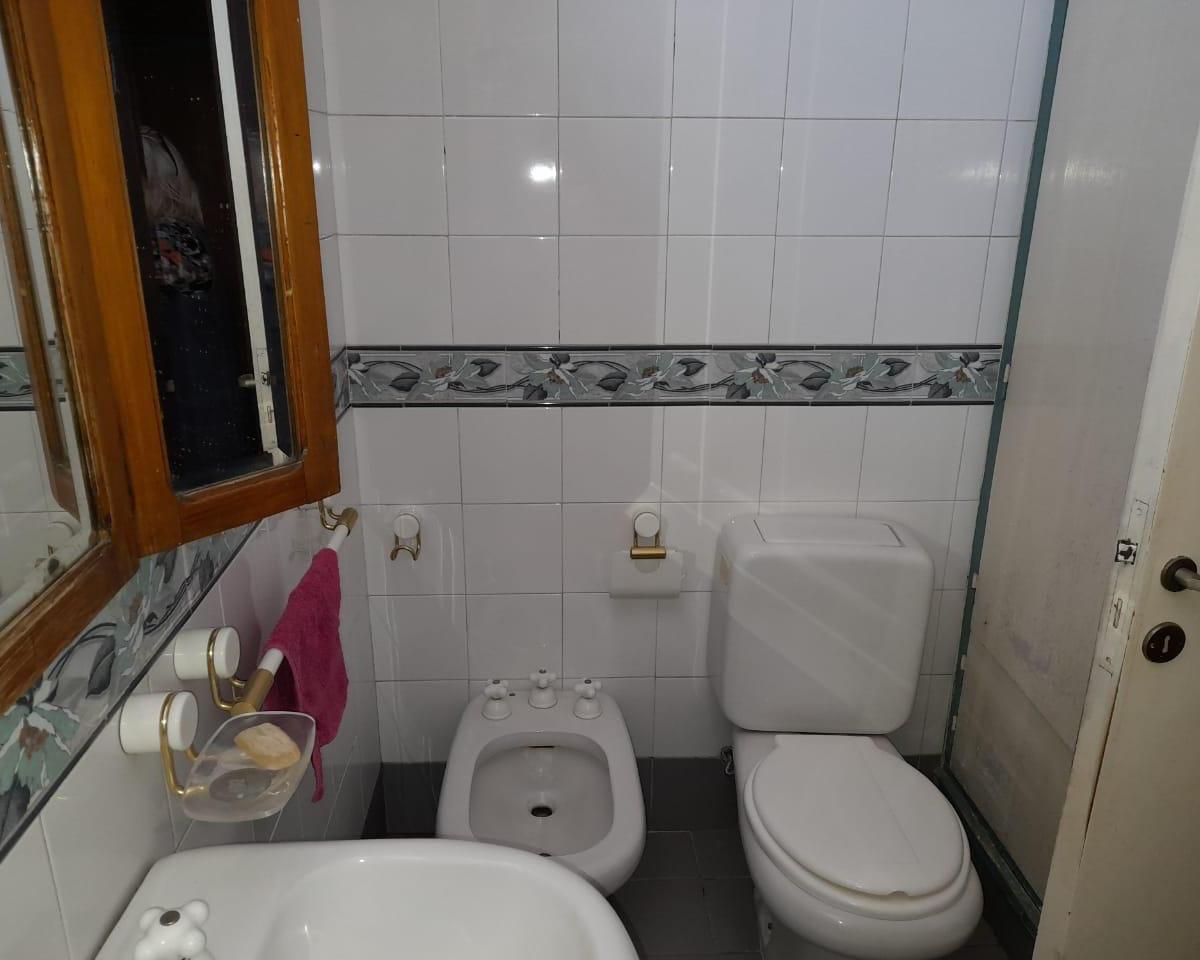 Casa de 4 Dorm., con Escritorio y Piscina 3