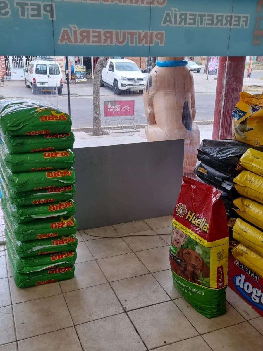 Fondo de Comercio Ferretería, Pinturería, Cerrajería y Pet Shop 2