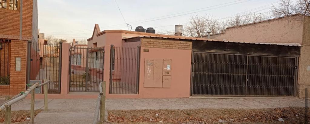Venta Complejo 5 Casas/4 Dptos Carril Cervantes Inversores Para Alquiler 4