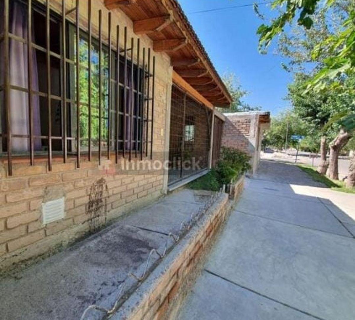 Casa en venta 2 dormitorios - Godoy Cruz