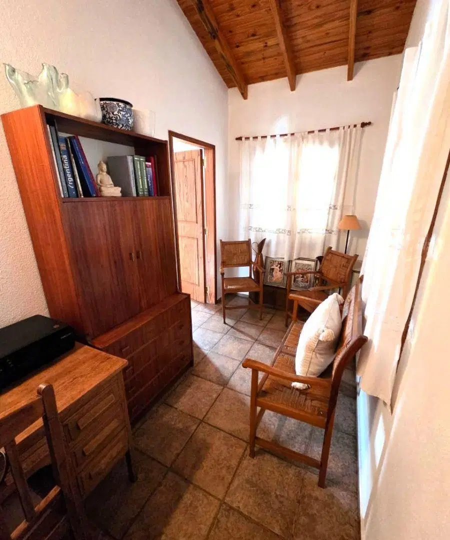 Venta Casa Categoría en pleno centro Chacras de Coria 4