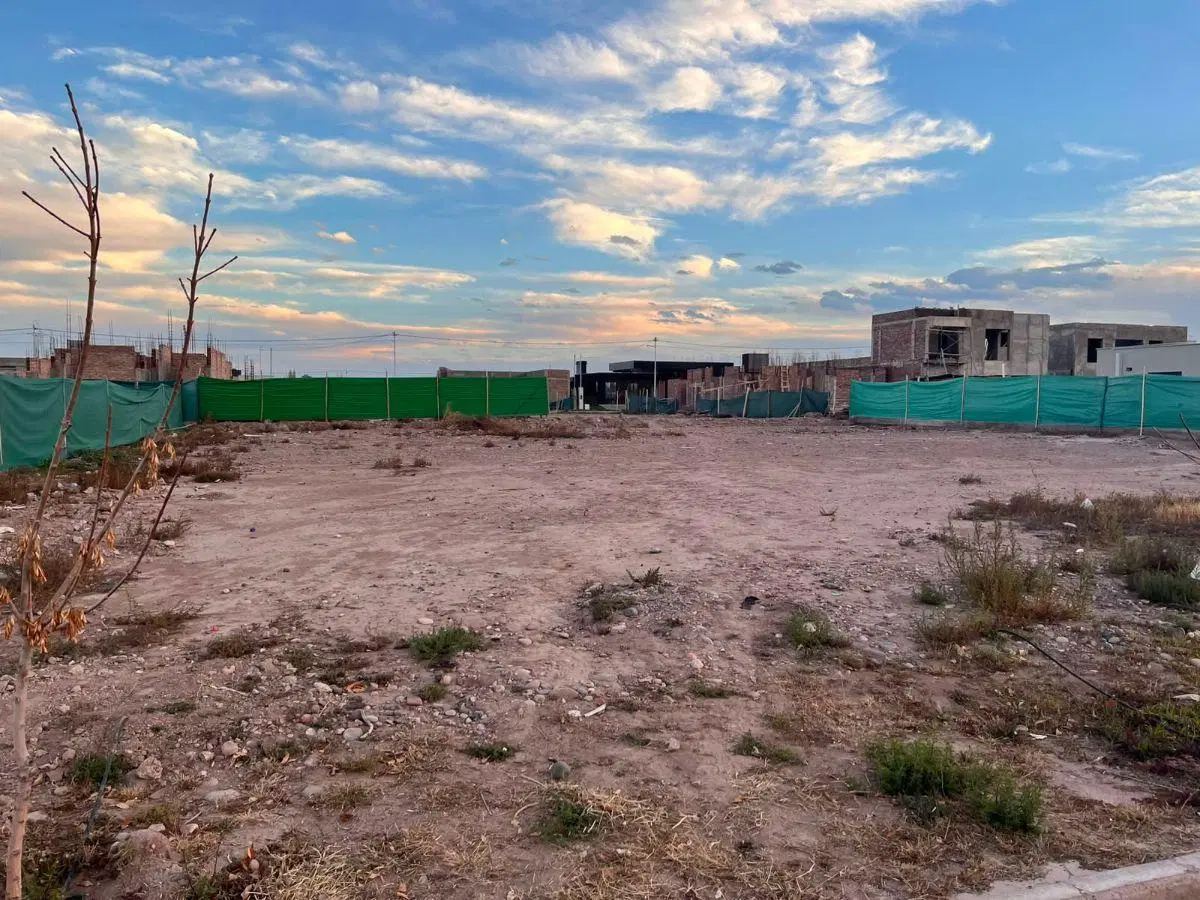 Terreno de 500 m2 en venta en La Quebrada 4