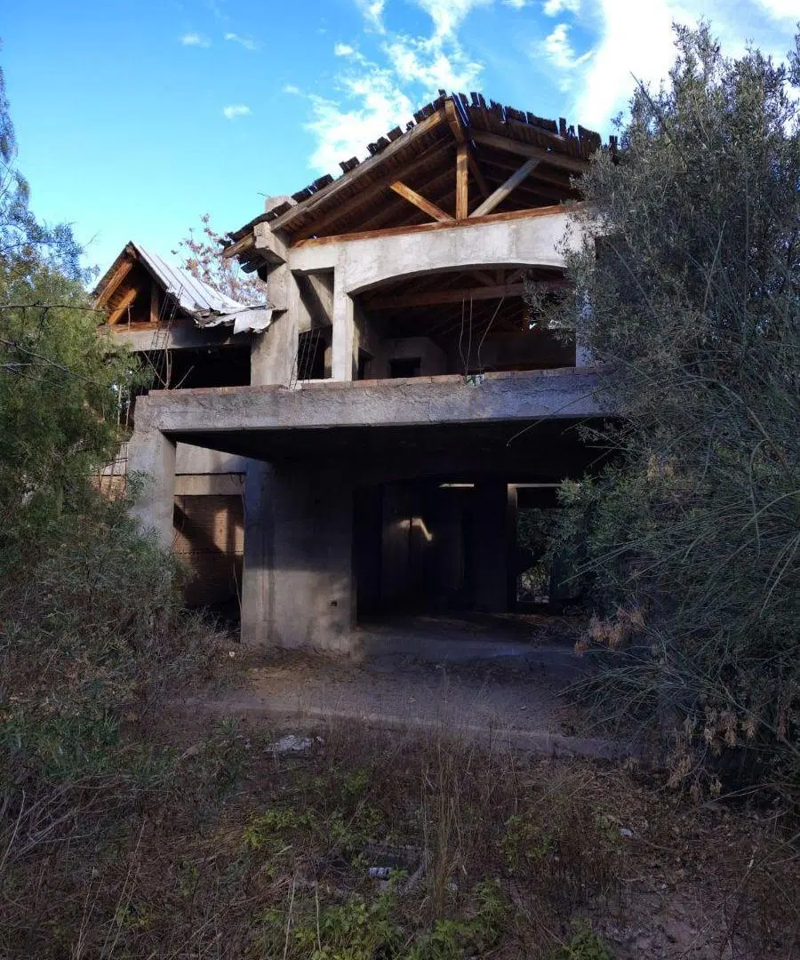 Casa de 800 m2 en construccion con 5 dormitorios en venta en Chacras de Coria 1