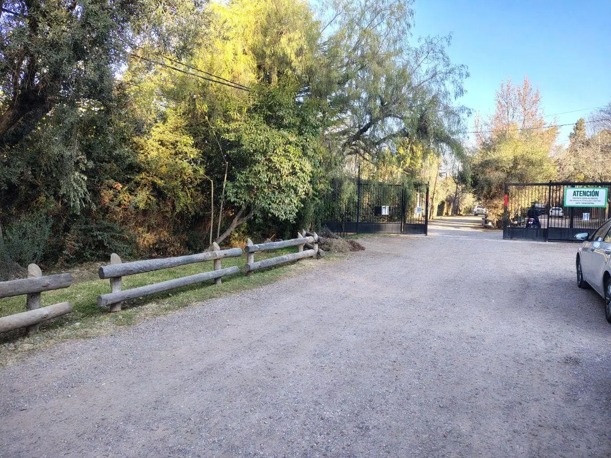 Casa de 800 m2 en construccion con 5 dormitorios en venta en Chacras de Coria 4
