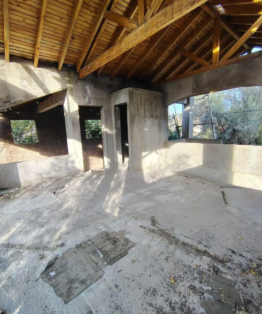 Casa de 800 m2 en construccion con 5 dormitorios en venta en Chacras de Coria 3