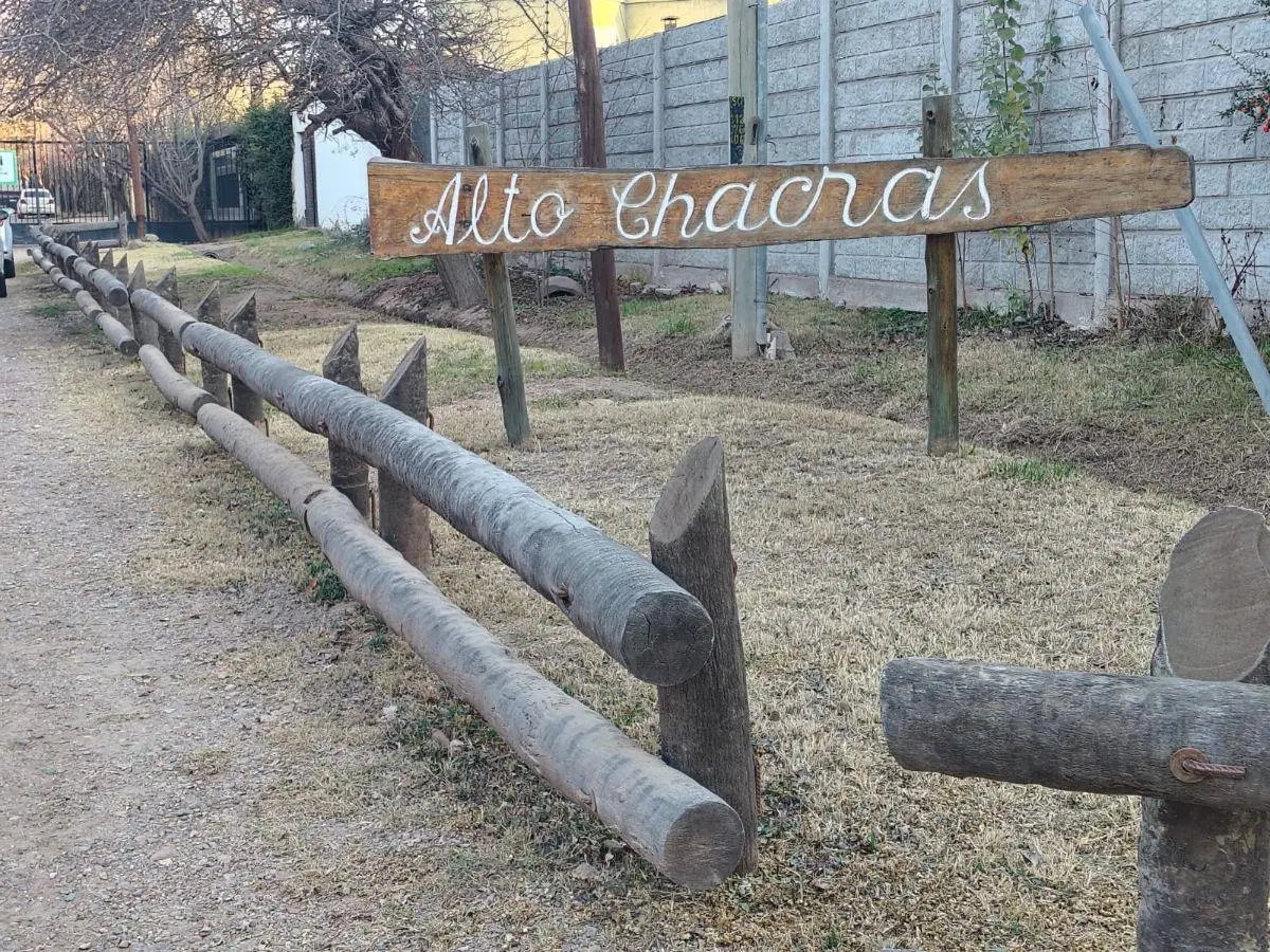 Casa de 800 m2 en construccion con 5 dormitorios en venta en Chacras de Coria 2