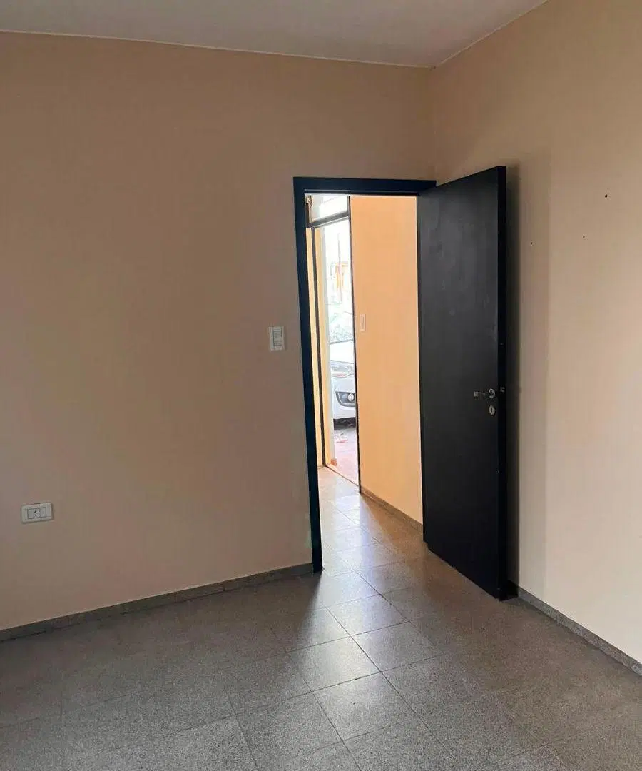 Oficinas en alquiler en pleno Chacras De Coria 4