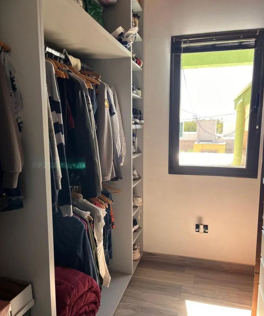 Casa de 220 m² con 4 habitaciones en venta en Vista Olivo 4