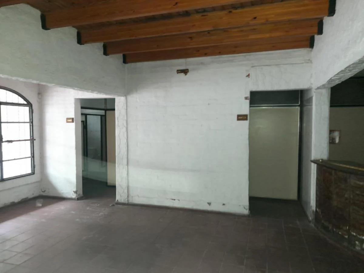 Foto de Local de 500 m² en alquiler en Ciudad de Mendoza, imagen 4