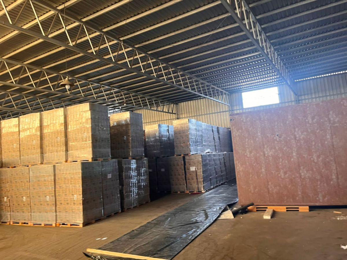 Foto de Galpon de 1000 m² en alquiler en Luzuriaga, imagen 5