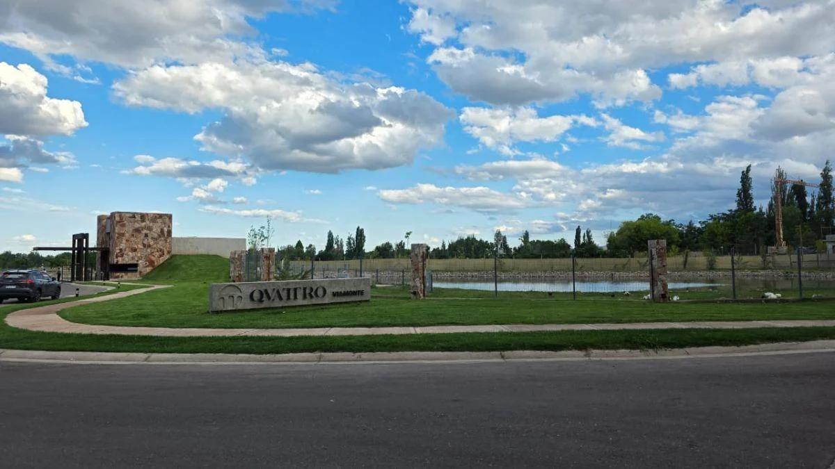 Foto de Terreno de 700 m² en venta en Vistalba, imagen 2