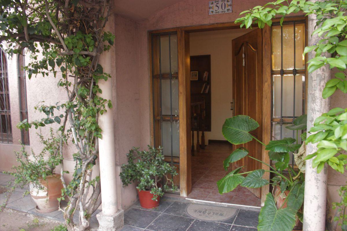 Foto de CASA FAMILIAR EN VENTA 4 DORMITORIOS, imagen 2