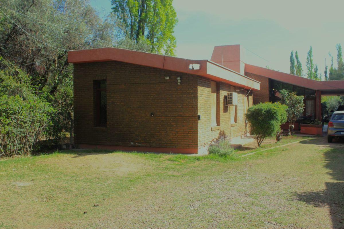 Foto de Hermosa casa en venta en Chacras de Coria con departamento y cabaña., imagen 2