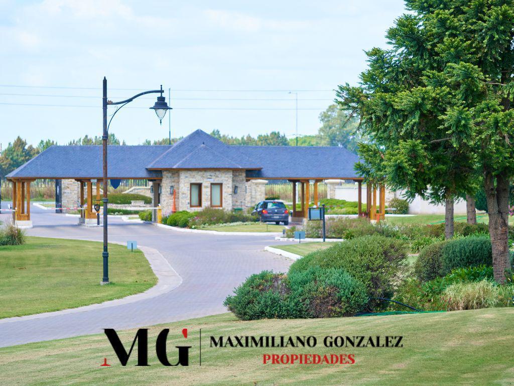 Lote en venta con fondo a la laguna - La Providencia Country Club
