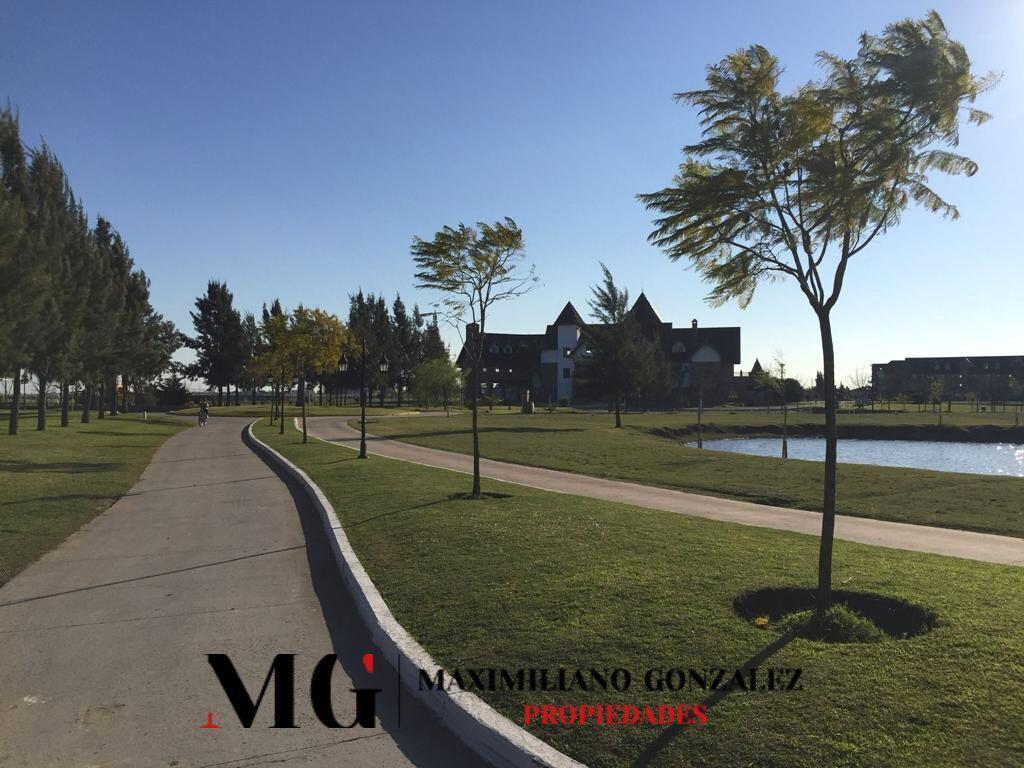 Lote con fondo a la laguna en venta - El Principado Barrio Cerrado Canning