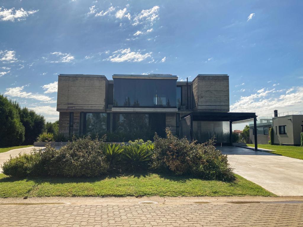 Casa en Venta, 6 Ambientes - La Providencia, Canning 1
