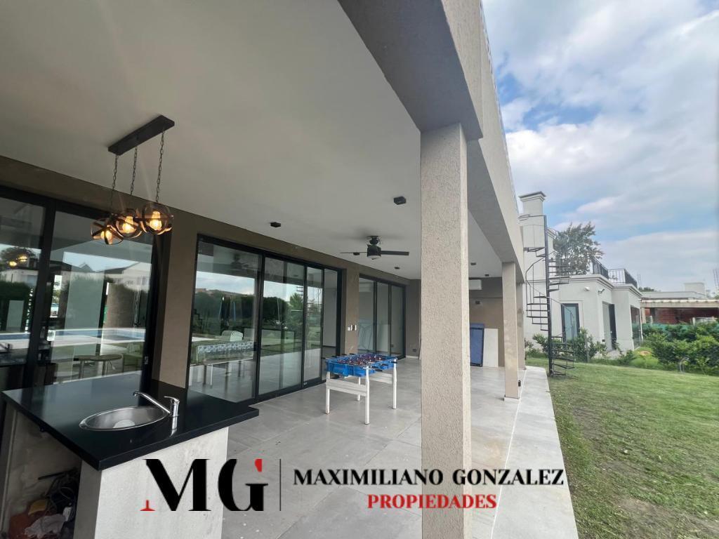 Casa en Venta, 10 Ambientes. Terralagos, Canning. 3