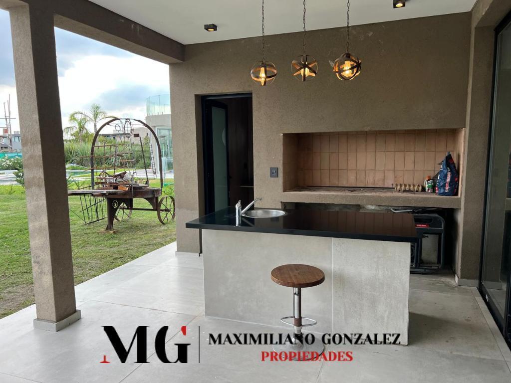 Casa en Venta, 10 Ambientes. Terralagos, Canning. 4