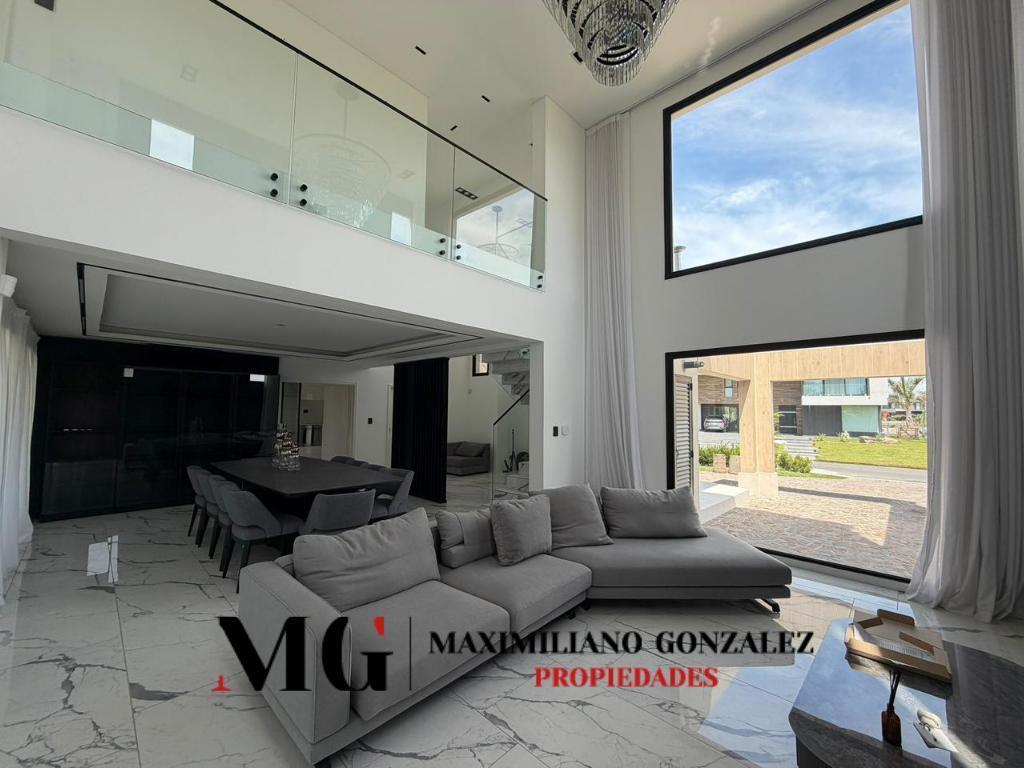 Casa venta - Terralagos, Canning
