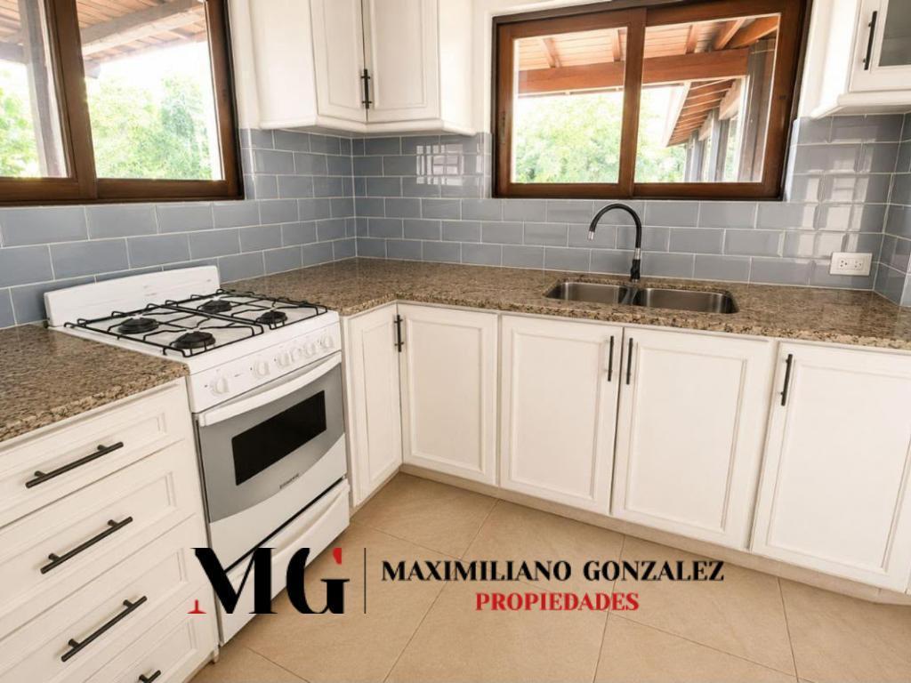 Foto de Casa en venta y alquiler, 5 ambientes - La Martona, imagen 2