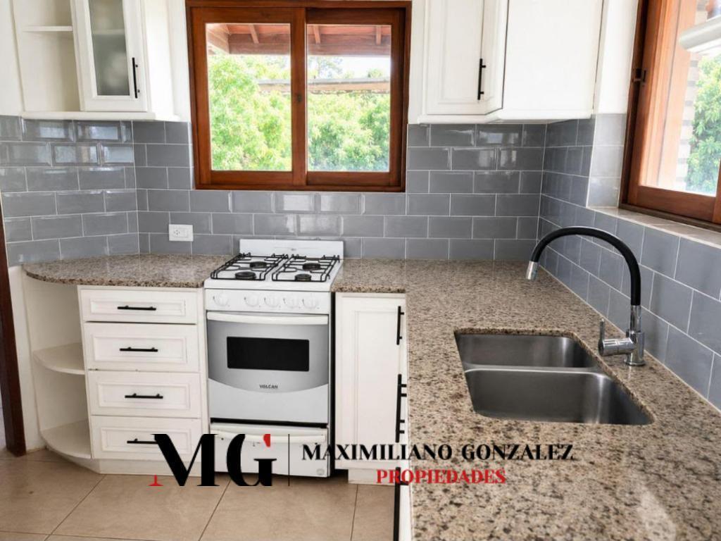 Foto de Casa en venta y alquiler, 5 ambientes - La Martona, imagen 3