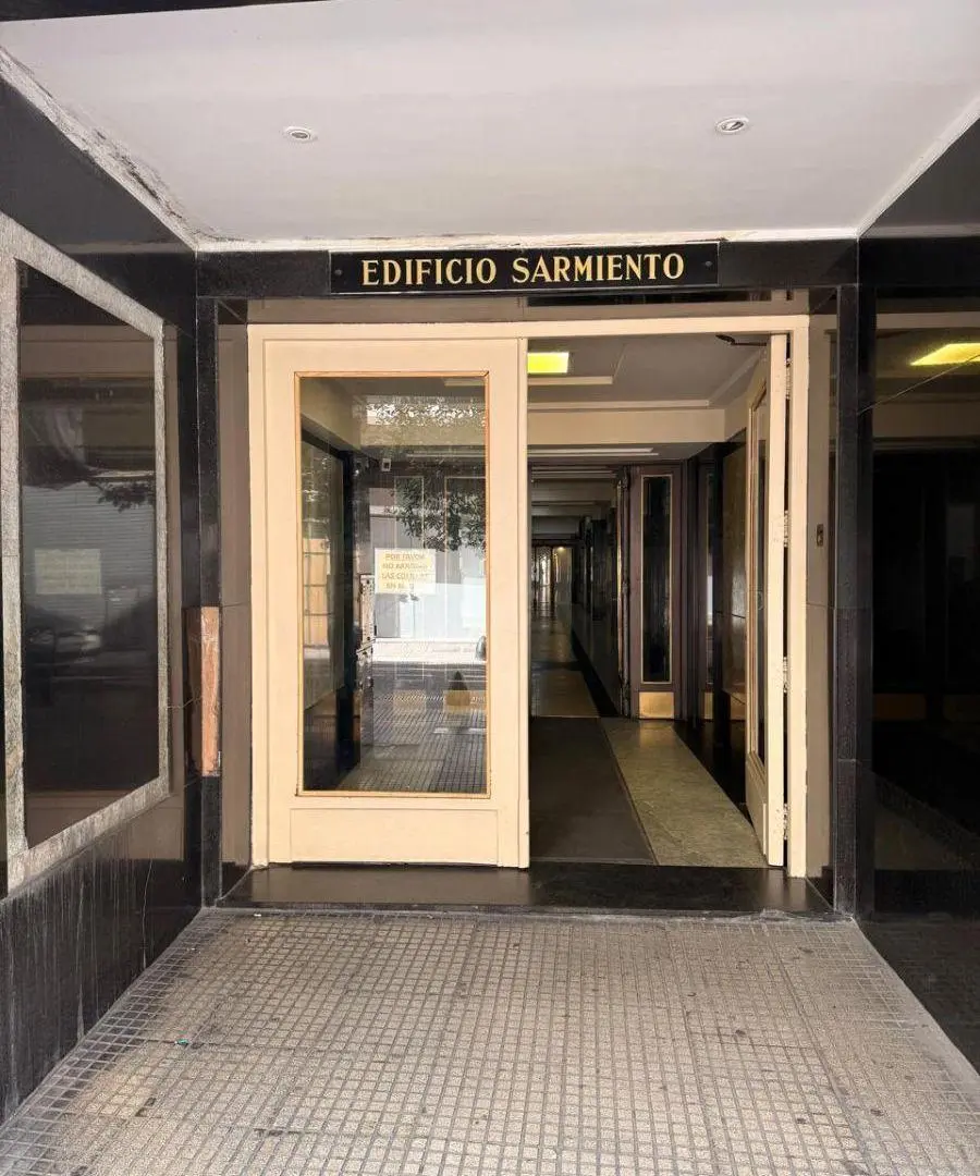 ALQUILER OFICINA COMERCIAL PLANTA BAJA ENTRADA Y RECEPCION SAN NICOLAS 4