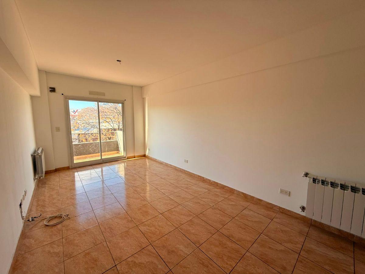 Foto de VENTA DEPARTAMENTO 3 AMBIENTES COCHERA FIJA VILLA ORTUZAR, imagen 4