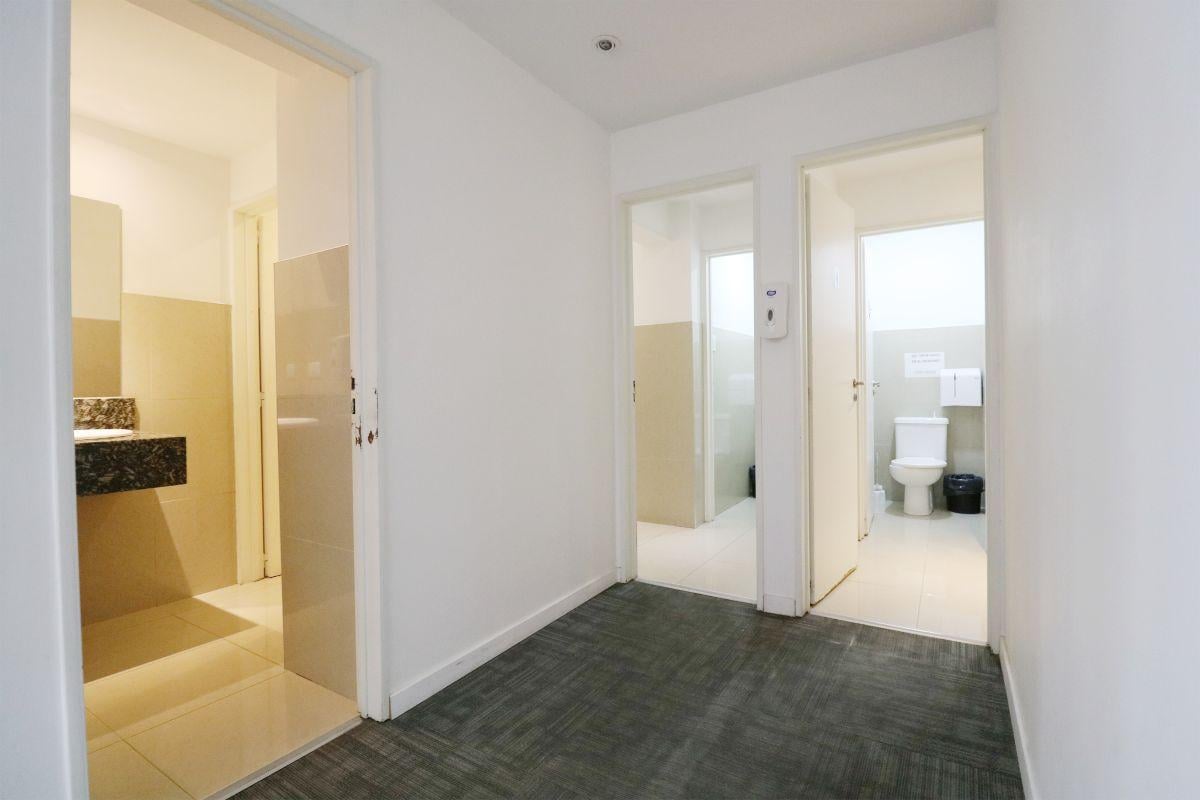 Foto de Venta Oficina + 2 cocheras en microcentro san Nicolas, imagen 3