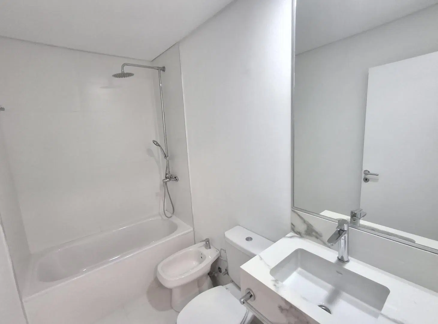 VENTA DEPARTAMENTO MONOAMBIENTE A ESTRENAR, REMEROS BEACH SKI 1, PISO 14, COCHERA, BALCON, FINANC 4