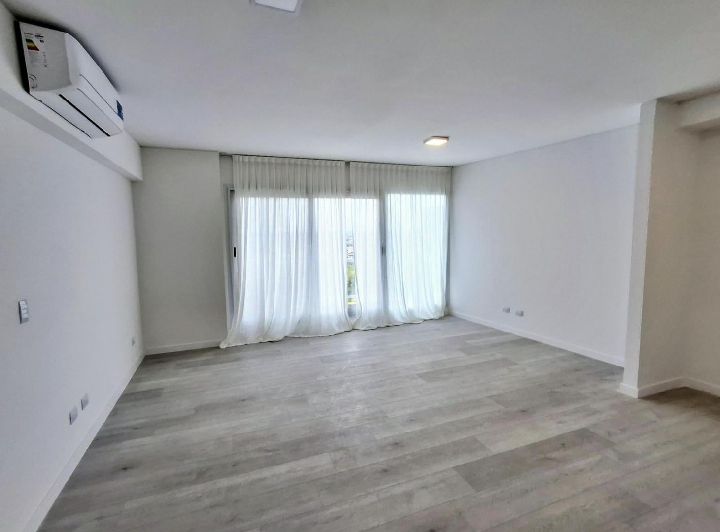 VENTA DEPARTAMENTO MONOAMBIENTE A ESTRENAR, REMEROS BEACH SKI 1, PISO 14, COCHERA, BALCON, FINANC