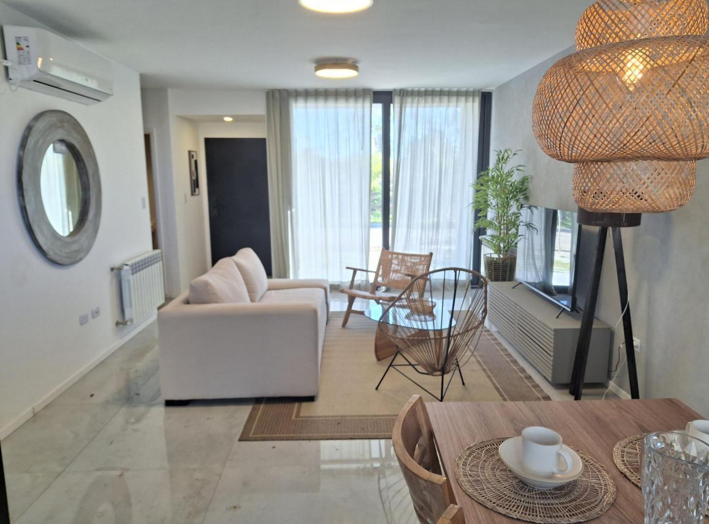 Foto de VENTA CASA TRIPLEX 4 AMBIENTES A ESTRENAR, SUNNY REMEROS TIGRE, JARDIN, imagen 3