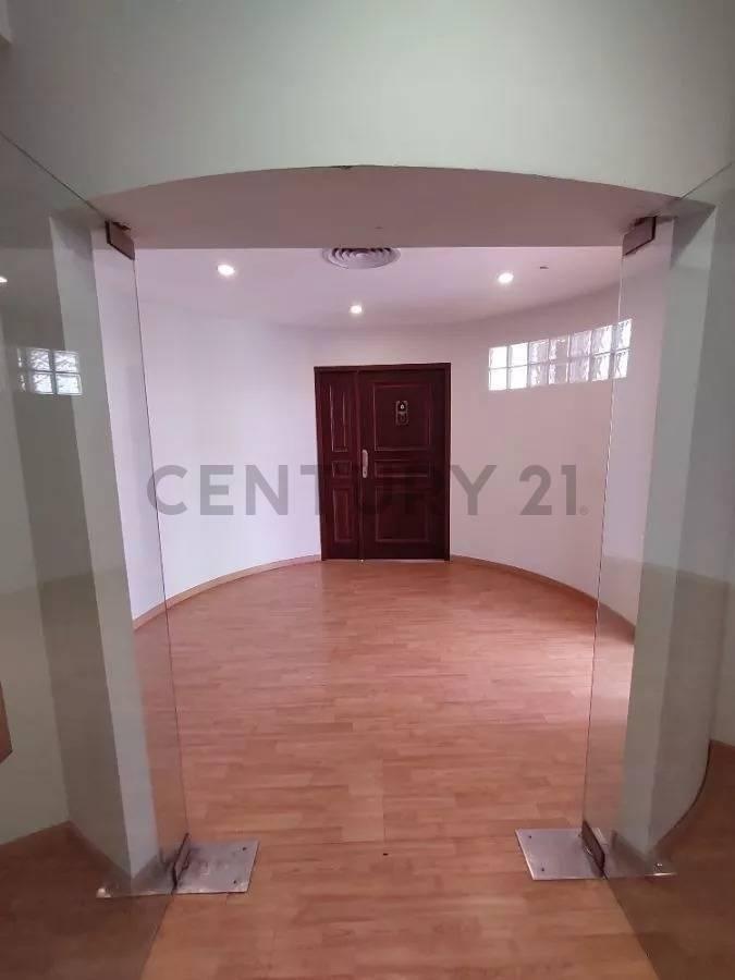 Excelente Local Comercial Ubicado en Diag. 73 y 48 2