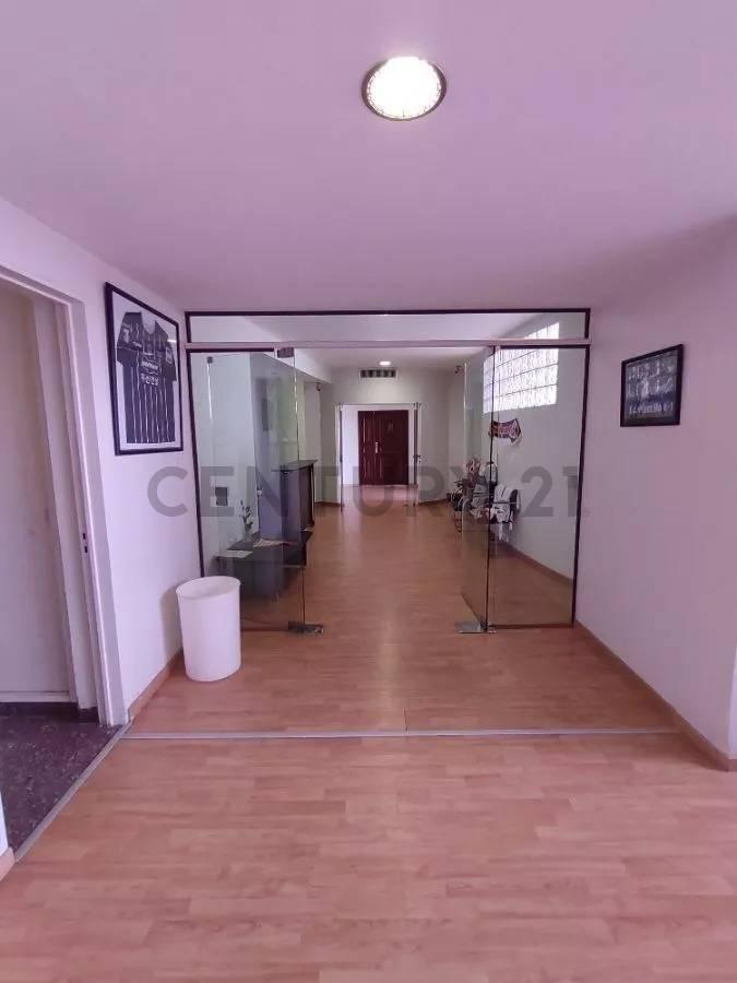 Excelente Local Comercial Ubicado en Diag. 73 y 48 1