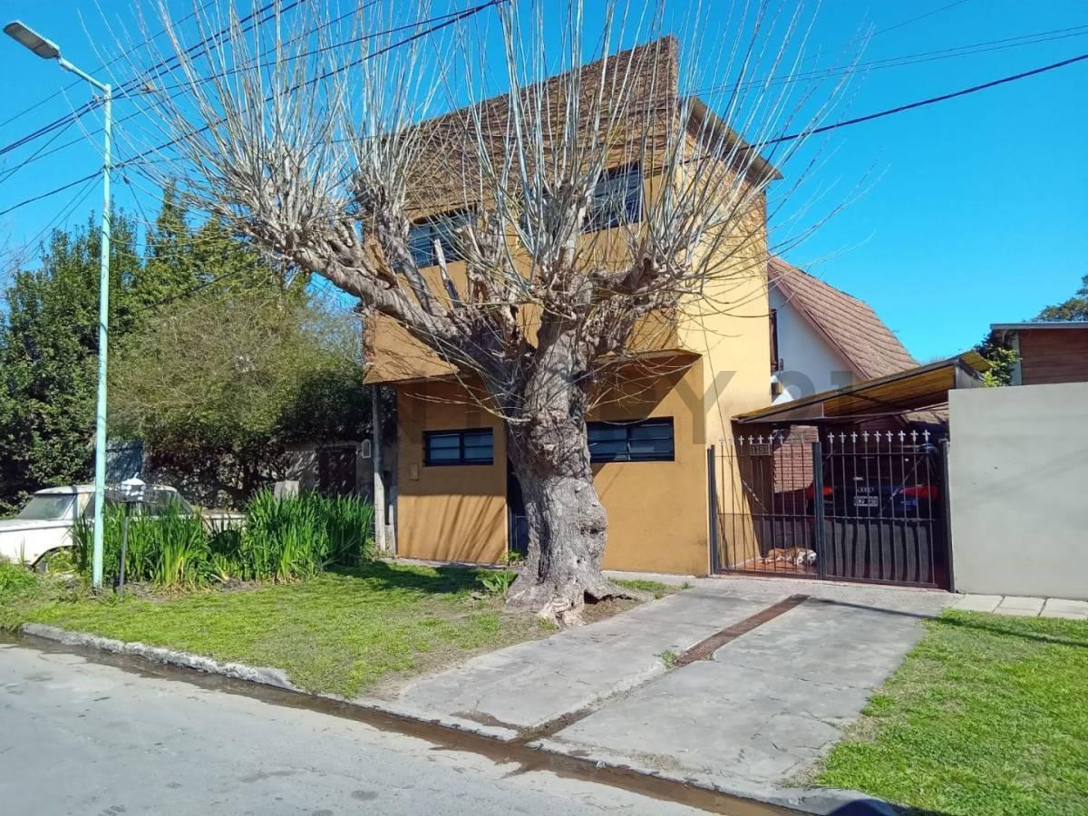 VENTA CASA Y DUPLEX EN LA PLATA