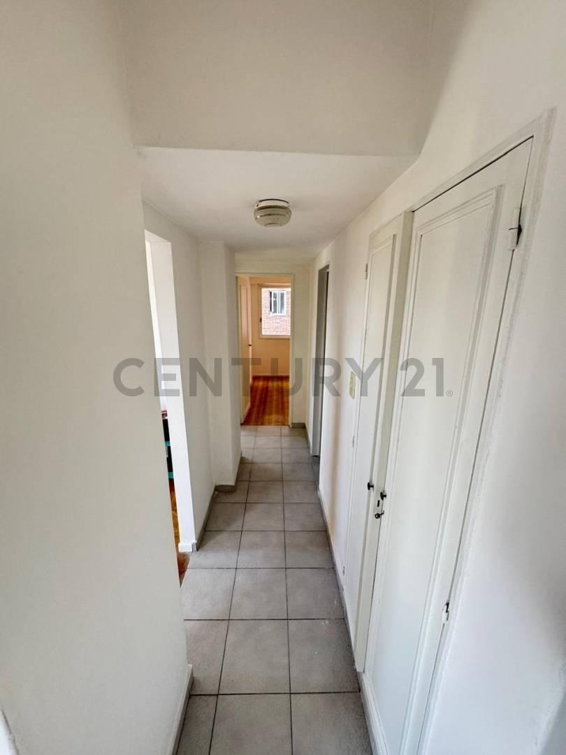 Venta Departamento - 2 Dorm. en Avellaneda 2