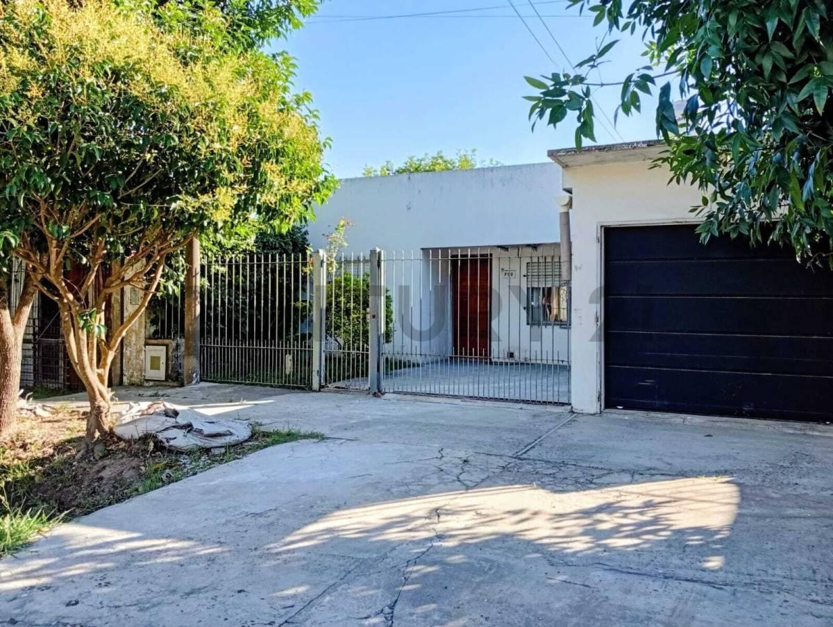 Casa en venta en 157 e/ 524 y 525 de 3 dormitorios en M. Romero, La Plata