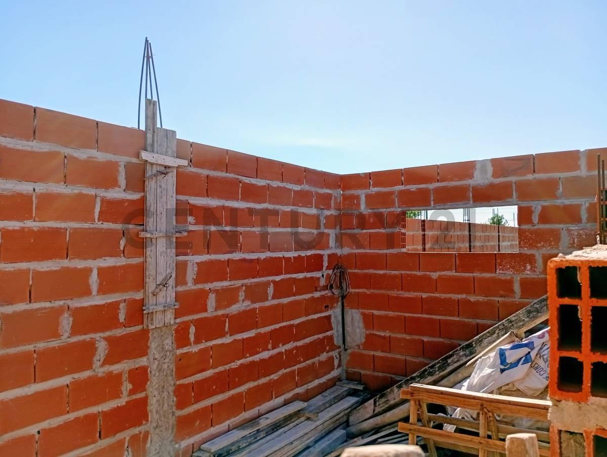 78 Y 158, LOTE EN VENTA BARRIO LA ERNESTINA CON AVANCE DE OBRA, LOS HORNOS.